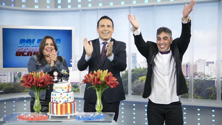 Gottino comemora três anos no \"Balanço Geral SP\" crescendo 40% e chora em edição com direito a bolo